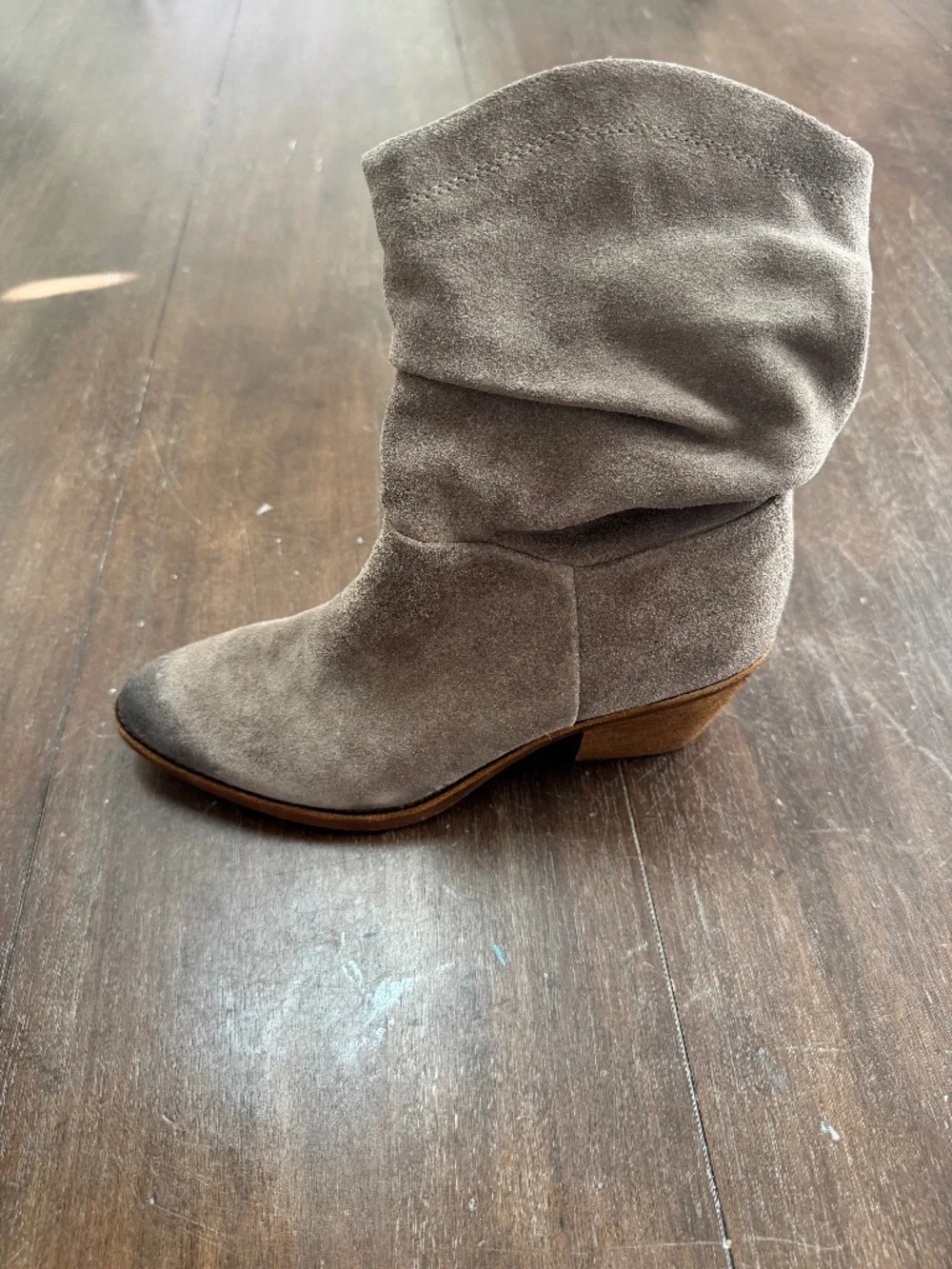 NWT western-style boots